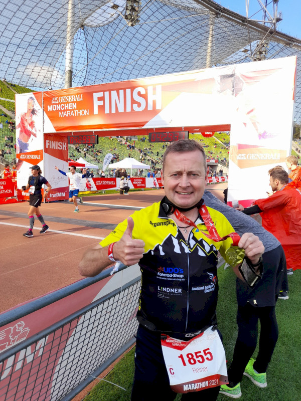 Nach dem Zieleinlauf beim Münchner Marathon